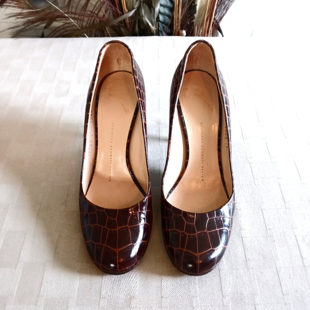 Giuseppe Zanotti Leather Alligator Embossed Pumps